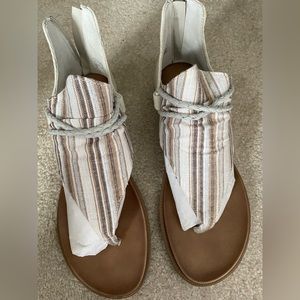 Very G sandals, size 9, brand new, never worn